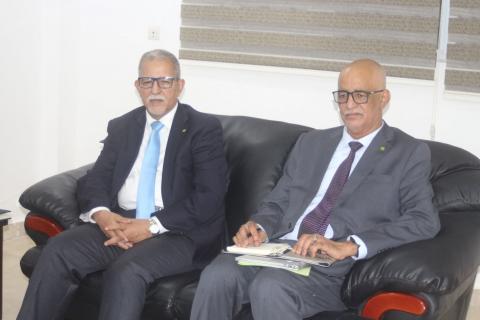 حضر اللقاء الأمين العام للوزارة السيد أمم ولد بيباته ومدير التخطيط والإحصاءات والمتابعة والتقييم السيد فيسان كاتسيل عبد الله ولد باب زياد،
