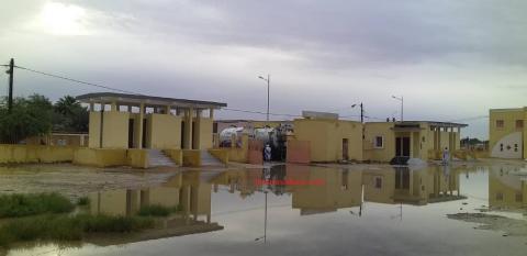 غمرت المياه ساحة مركز الامتحان ومدخله