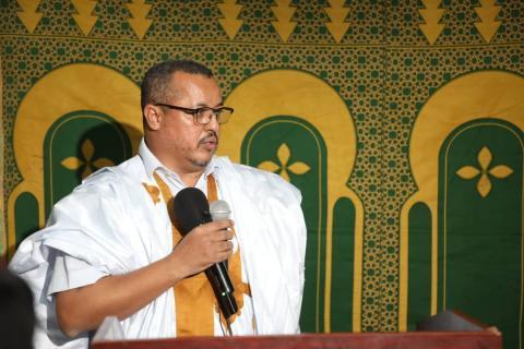 المدير العام لميناء نواكشوط المستقل أحمد سالم ولد محمد فال خلال خطابه للمجتمعين