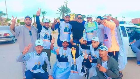 مرشحين شباب من أحزاب مختلفة، القتو بالصدفة خلال يوم تحسيسي