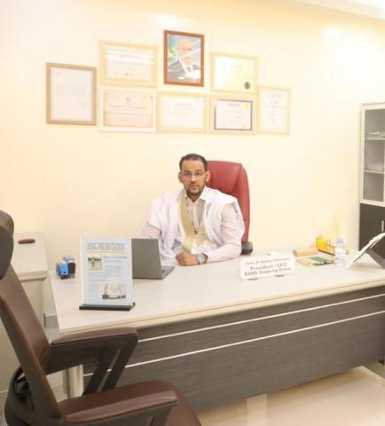 رجل الأعمال زين العابدين /المنير
