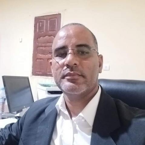 عبد المالك ان ولد حنى، كاتب موريتاني.