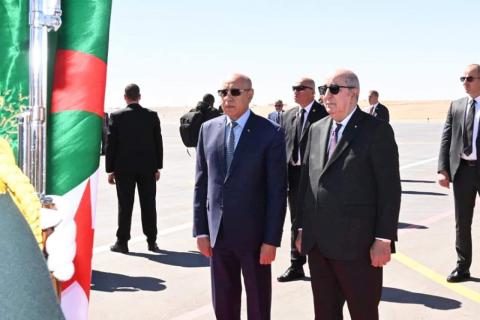 الصور من صفحة الرئاسة الجزائرية على الفيسبوك