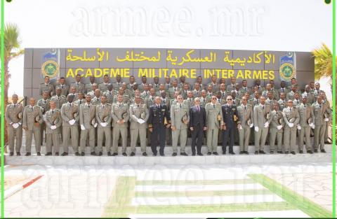 وزير الدفاع يشرف على حفل تخرج الدفعة الثانية والأربعين من الطلبة الضباط